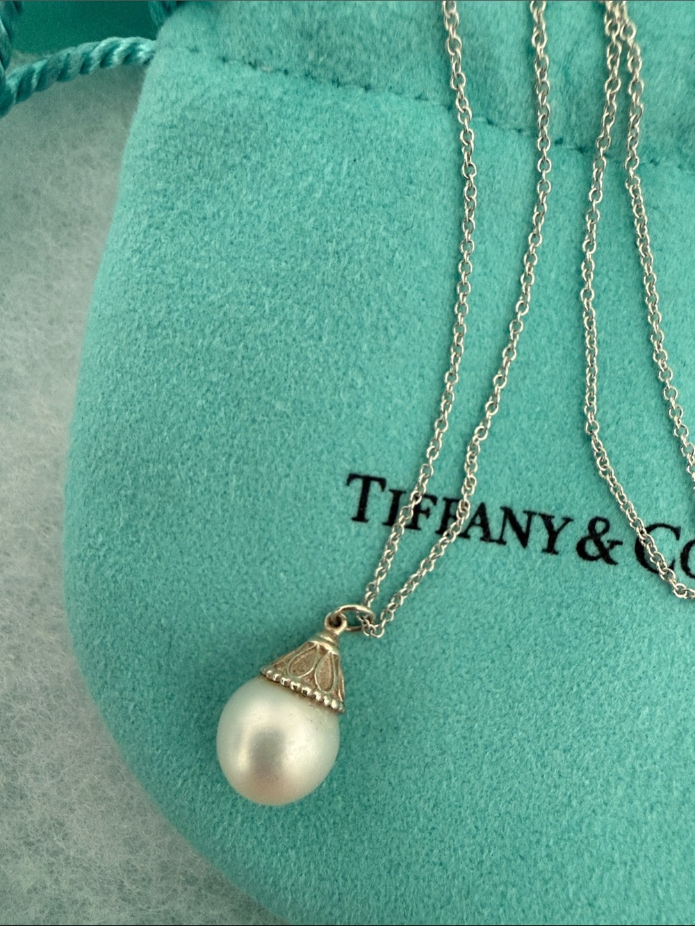 Authentic Tiffany & Co. Ziegfeld 9mm Pearl Drop Necklace on 18” Tiffany Chain